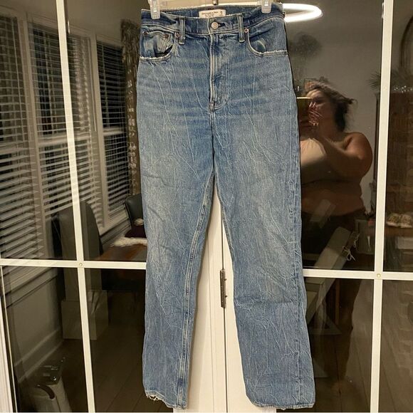 A&F The 90’s Straight Ultra High Rise Curve Love Jeans 2 R 26 Abercrombie Fitch - Picture 1 of 14